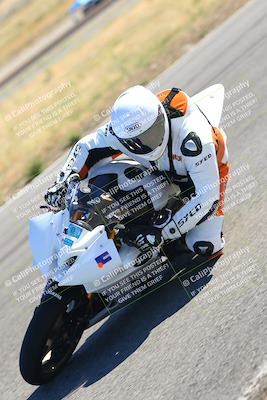 media/Oct-15-2023-TrackXperience (Sun) [[85198ff50b]]/Group 2/session 4 turn 3/